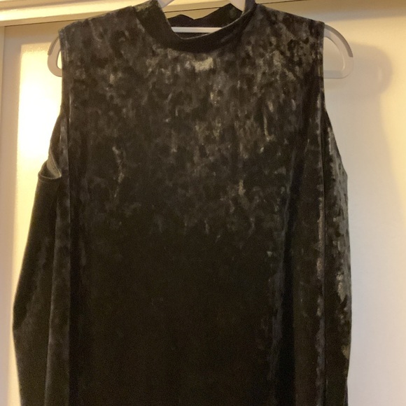 Black Velvet Cold Shoulder - Picture 3 of 6